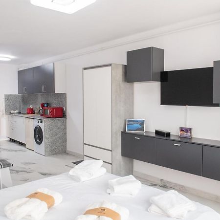 Apart Hotel Center Piatra Neamţ Екстериор снимка