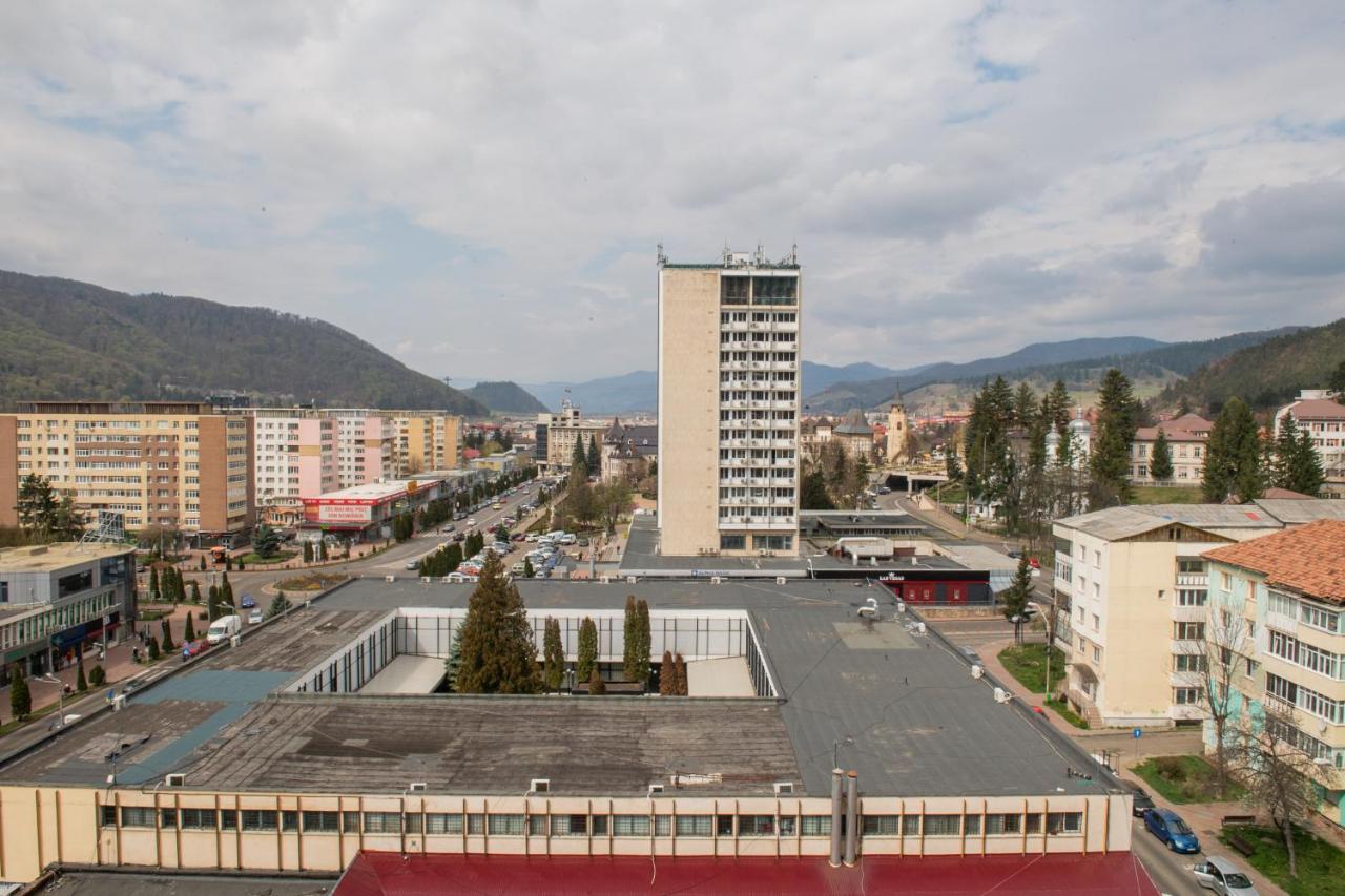 Apart Hotel Center Piatra Neamţ Екстериор снимка