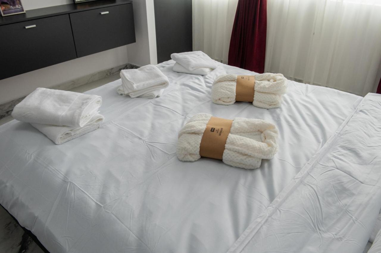 Apart Hotel Center Piatra Neamţ Екстериор снимка