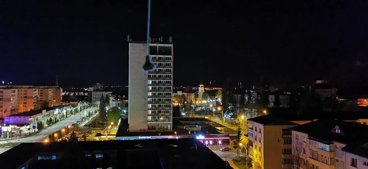 Apart Hotel Center Piatra Neamţ Екстериор снимка